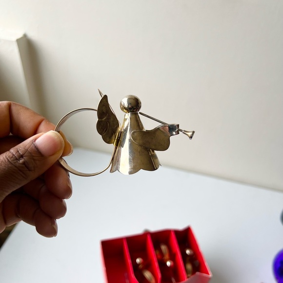 Brass Angel napkin holder - Picture 5 of 9